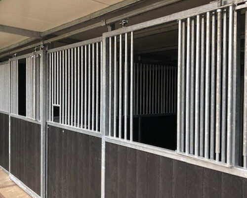 VDO Paardenstallen-Standaard Buitenstal 11 VDO Paardenstallen-Standaard Buitenstal 11