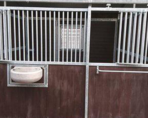 VDO Paardenstallen-Voorwand Schuifdeur Expert Line 3 VDO Paardenstallen-Voorwand Schuifdeur Expert Line 3