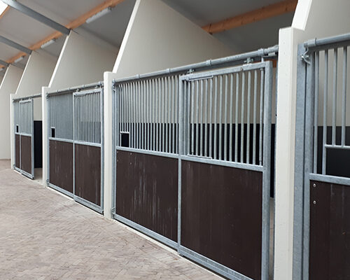 VDO Paardenstallen-Voorwand Schuifdeur Expert Line 5 VDO Paardenstallen-Voorwand Schuifdeur Expert Line 5