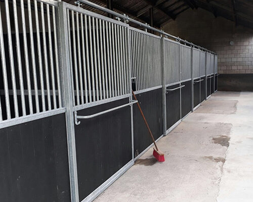 VDO Paardenstallen-Voorwand Schuifdeur Expert Line 7 VDO Paardenstallen-Voorwand Schuifdeur Expert Line 7