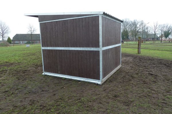 schuilstal-achterkant Robuuste schuilstal