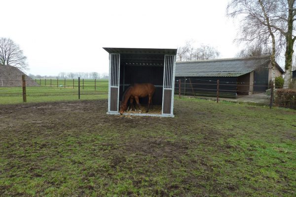 schuilstal-voorkant Verplaatsbare schuilstal