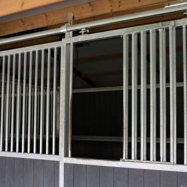 VDO Paardenstallen Golf - Stal Donkhorst - Doorkijkluikjes - 03521 VDO Paardenstallen Golf - Stal Donkhorst - Doorkijkluikjes - 03521