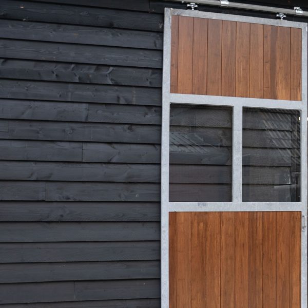 VDO Paardenstallen India - Aniek - Bamboe in combinatie met donker hout - 03437 VDO Paardenstallen India - Aniek - Bamboe in combinatie met donker hout - 03437