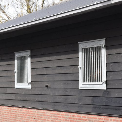 VDO Paardenstallen - Staldeuren en Stalramen