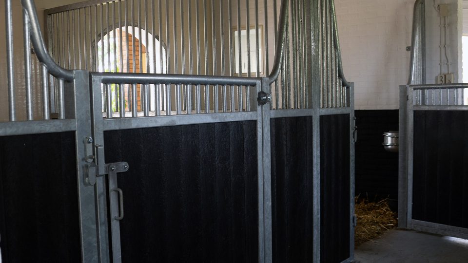 Van den Broek - VDOE Paardenstallen - 05226 Paardenstallen van Jeslin en Quince